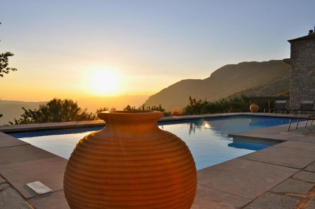 Elafivolia Arachova Suites エクステリア 写真