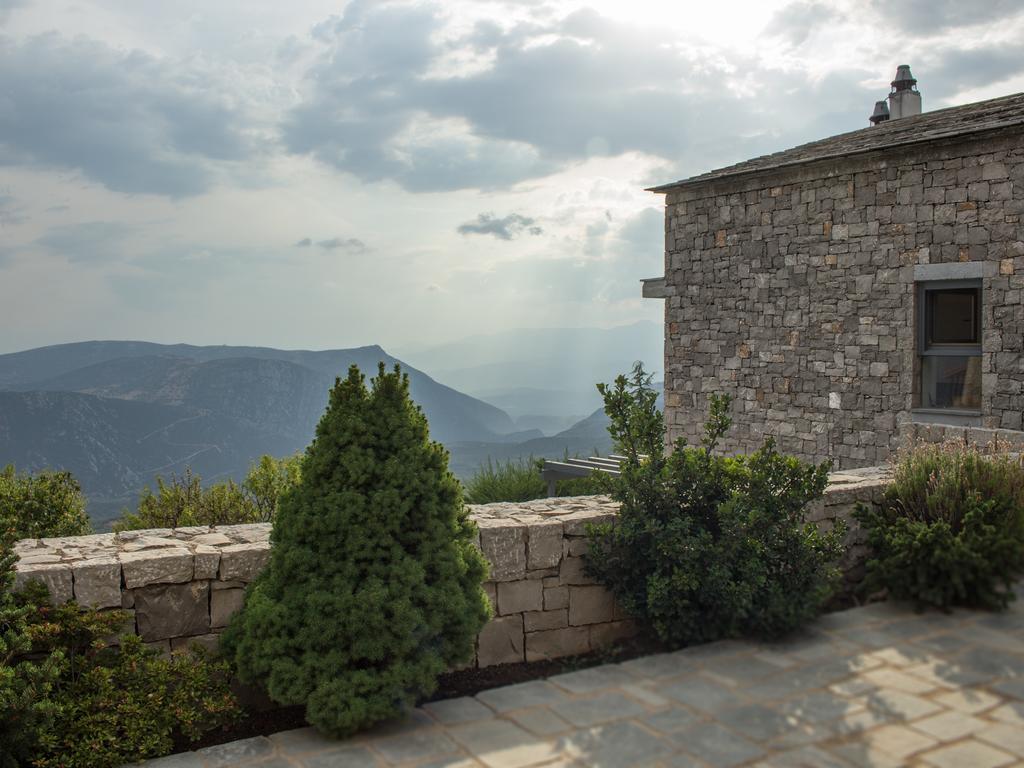 Elafivolia Arachova Suites エクステリア 写真
