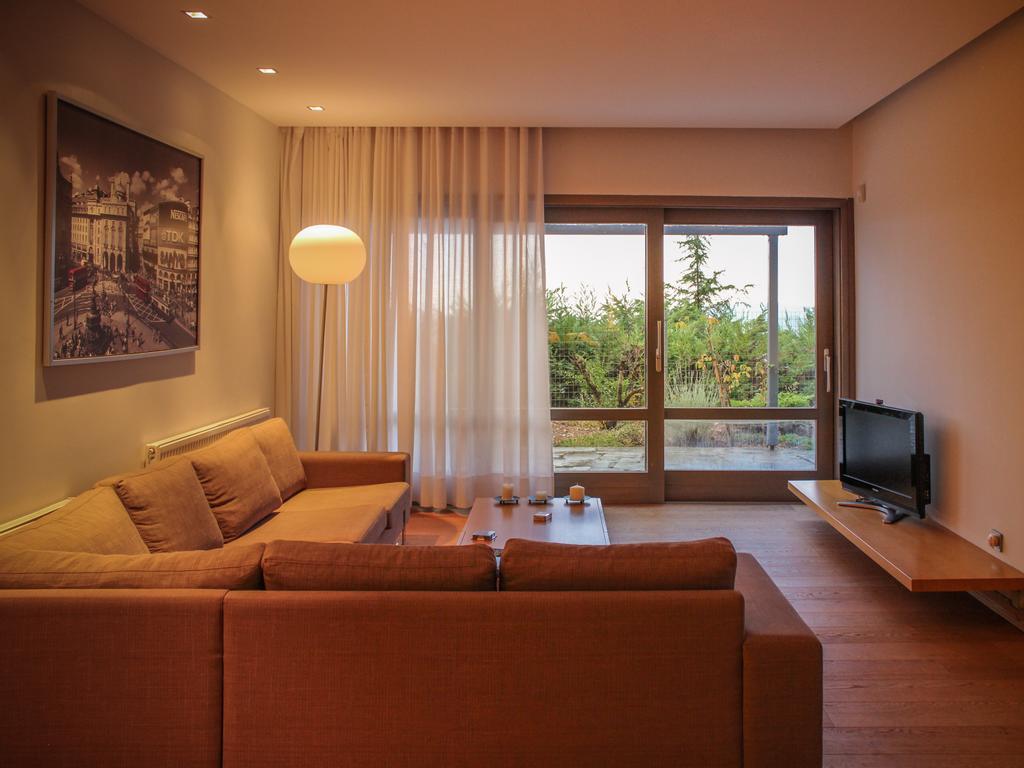 Elafivolia Arachova Suites エクステリア 写真