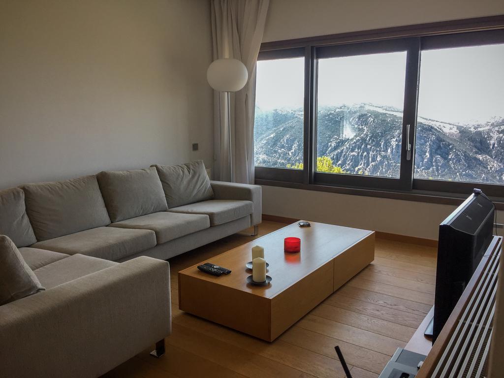 Elafivolia Arachova Suites エクステリア 写真